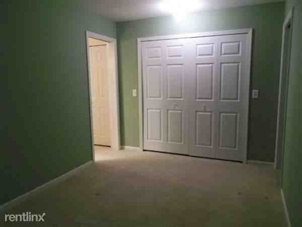 Beautiful condo on a beautiful golf course near St Clair Lake - Photo 3 of 12