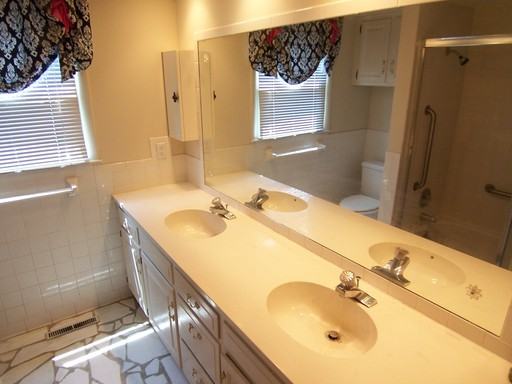 1341 S Raintree Pl - Photo 3 of 18