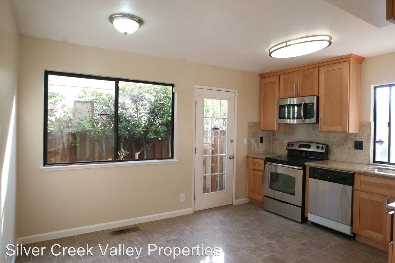 3155 Corby Dr - Photo 3 of 10