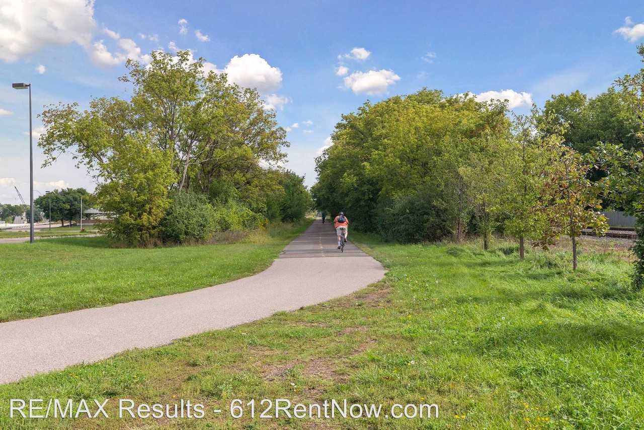 3332 Yosemite Avenue S - Photo 3 of 11