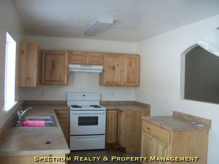 1989 Churchill Dr - Photo 2 of 9