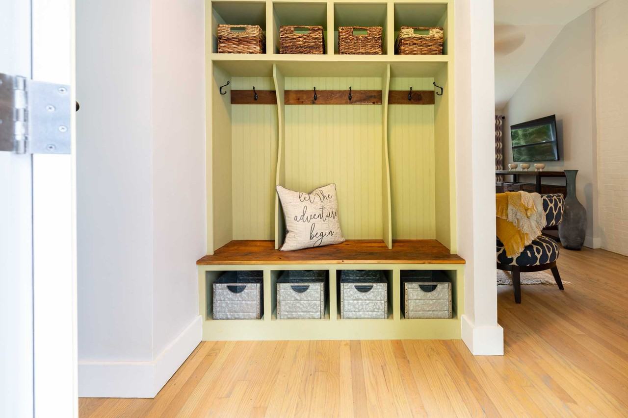 629 Storrs Rd - Photo 3 of 16