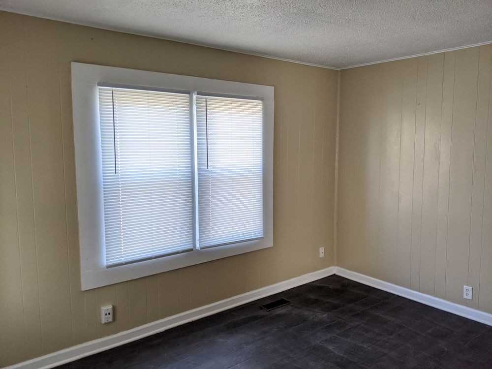 1501 S Kiel Ave - Photo 3 of 19