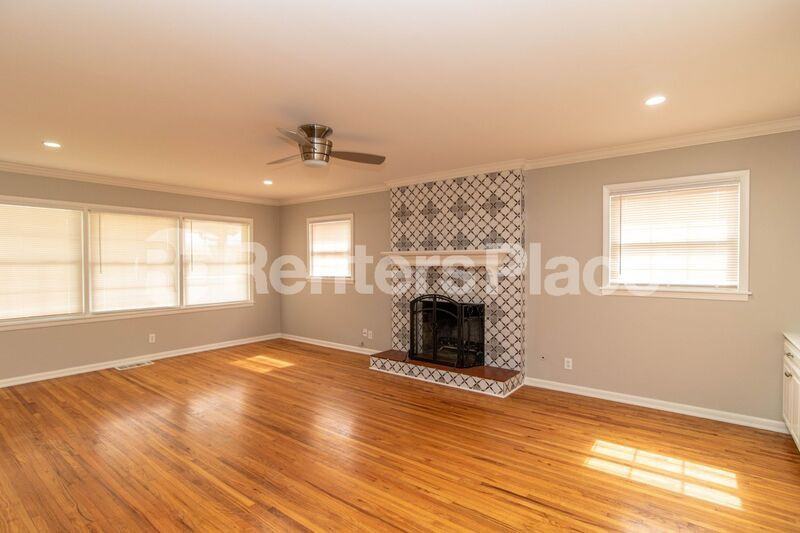 4664 S Winston Ave - Photo 3 of 18