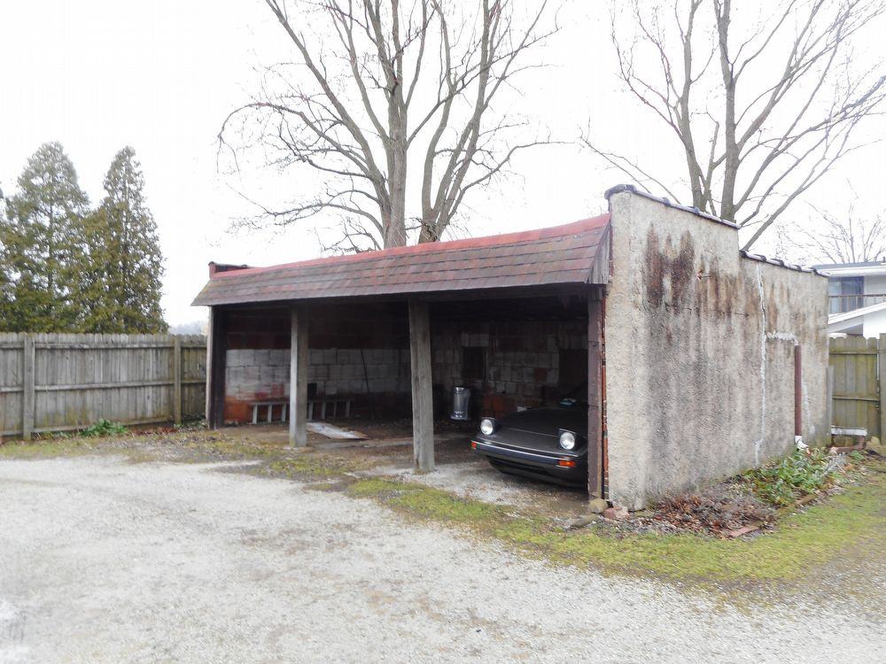 642 E. Wilbeth Rd - Photo 3 of 15