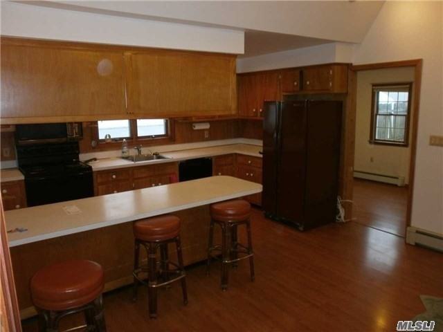 972 Locust Ave - Photo 2 of 14