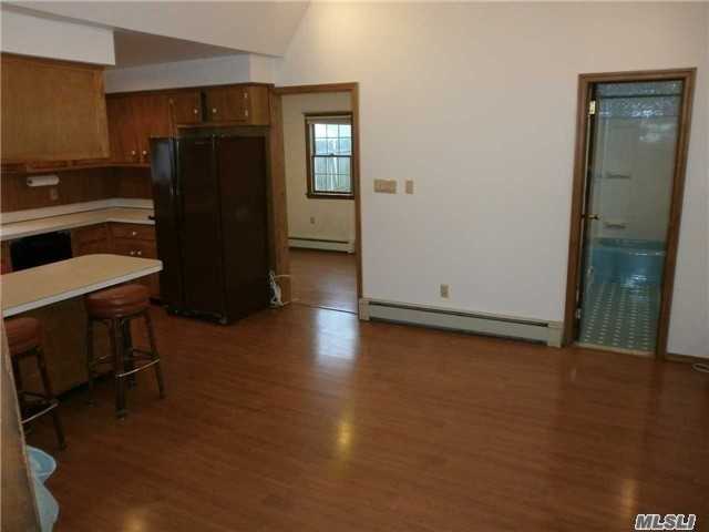 972 Locust Ave - Photo 3 of 14