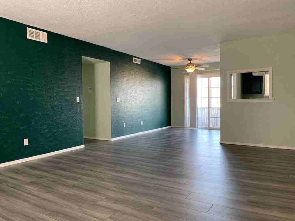 11433 North May Avenue - Photo 3 of 8