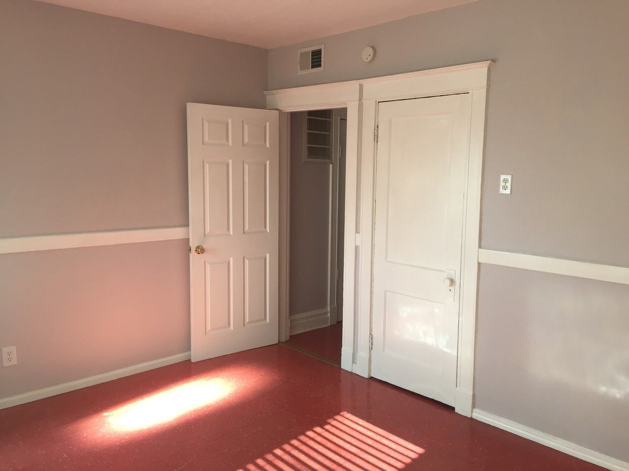 6130 Southwest Avenue #2F - Photo 5 of 10