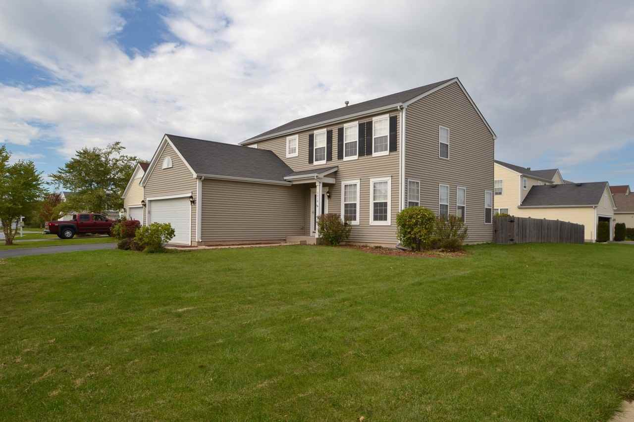 2218 Forest Cove Dr - Photo 2 of 16