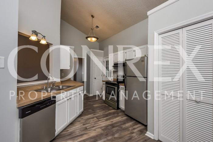17 Yorkton Court - Photo 3 of 8