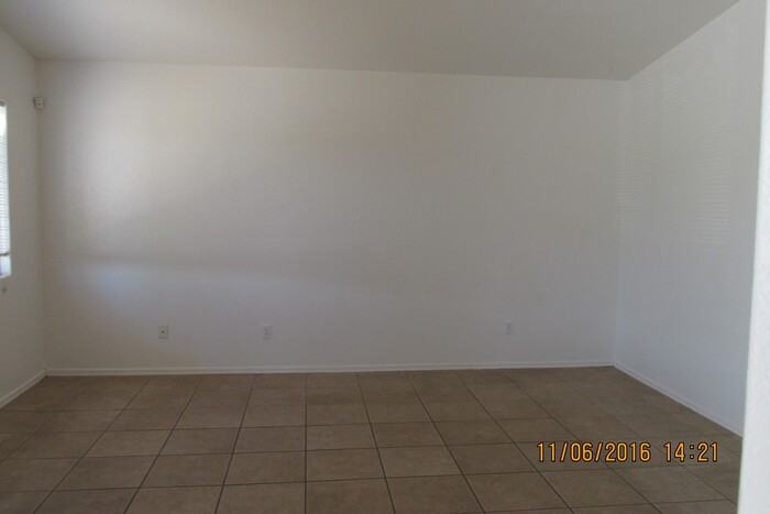 118 Buffalo Drive - Photo 2 of 12