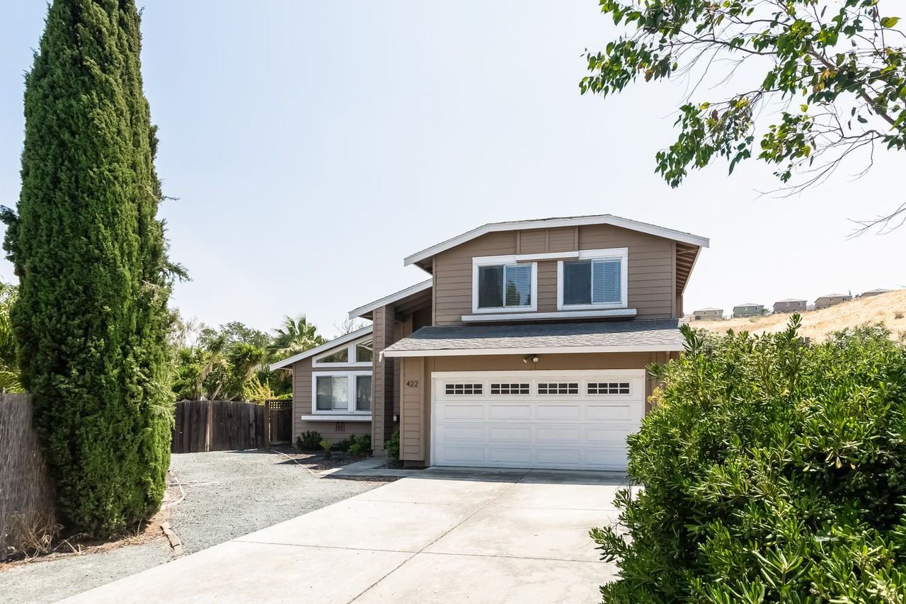 422 Clara Ct - Photo 3 of 16