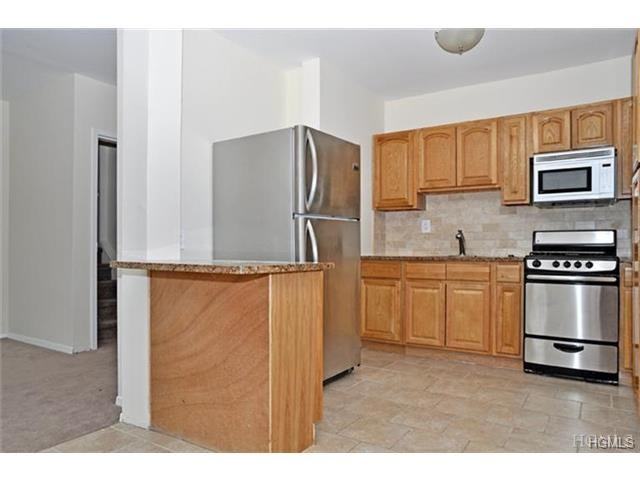 20 Devoe St - Photo 3 of 17