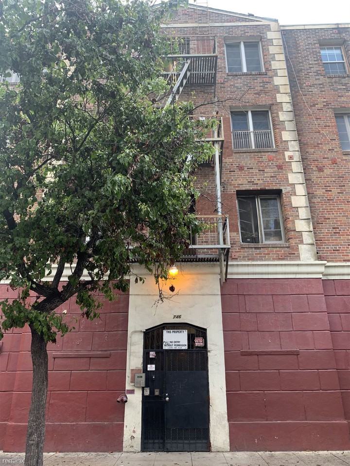 746 S Normandie Ave