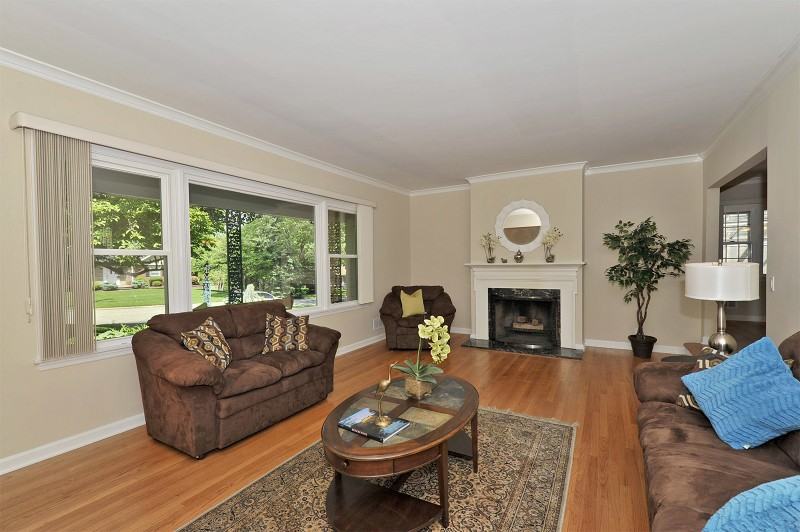 16 Witherspoon Rd - Photo 3 of 23