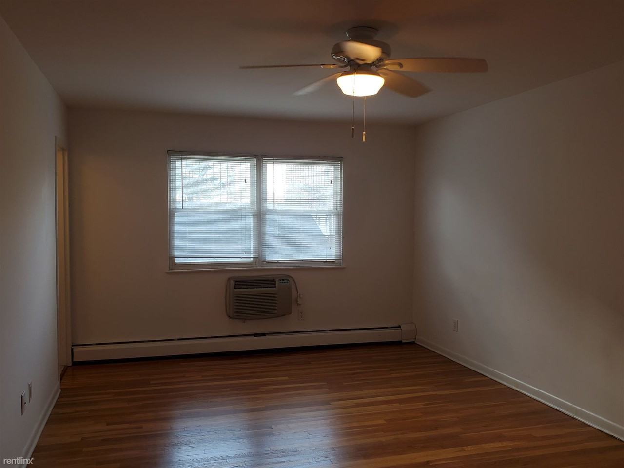40 Hoyt Street - Photo 2 of 5