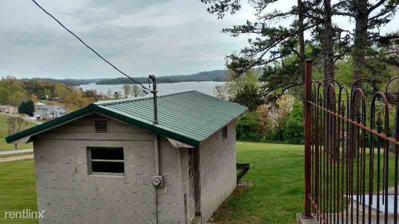 4649 Lakeshore Dr - Photo 2 of 4