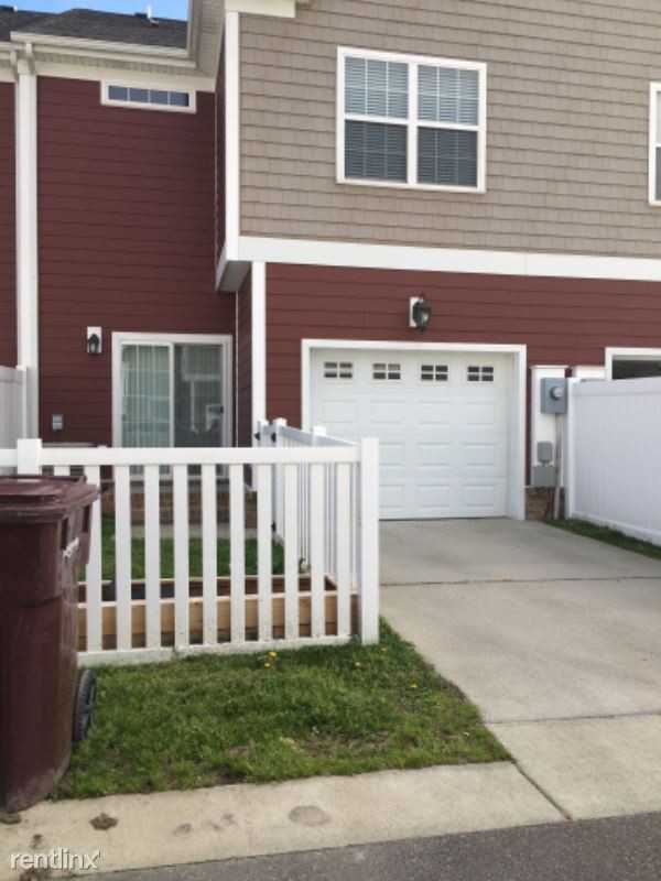 3136 Codorus St - Photo 2 of 31