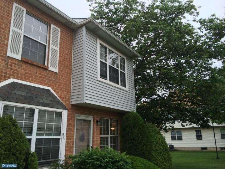 511 Crystal Ln - Photo 2 of 18