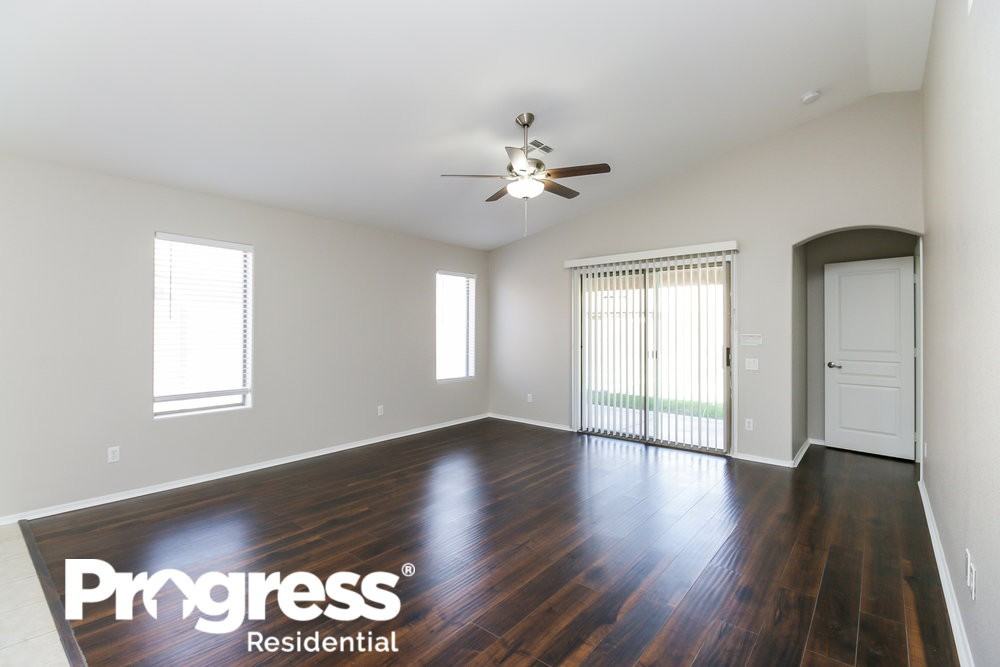 2461 S Lorena - Photo 3 of 16