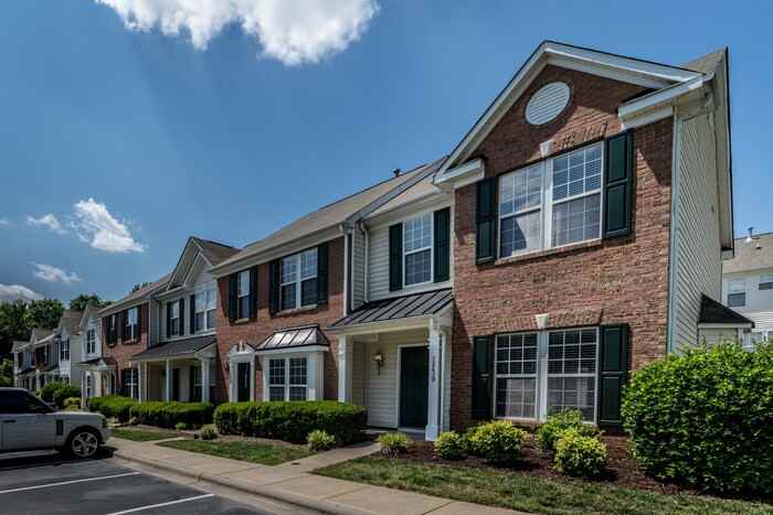12439 Blossoming Court - Photo 2 of 40