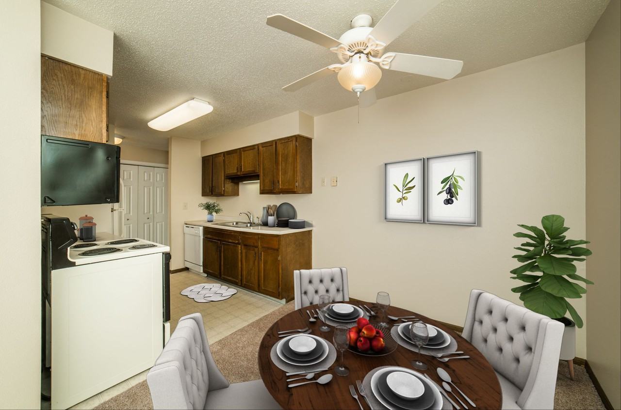 Colonial Village Apartments - Photo 2 of 17