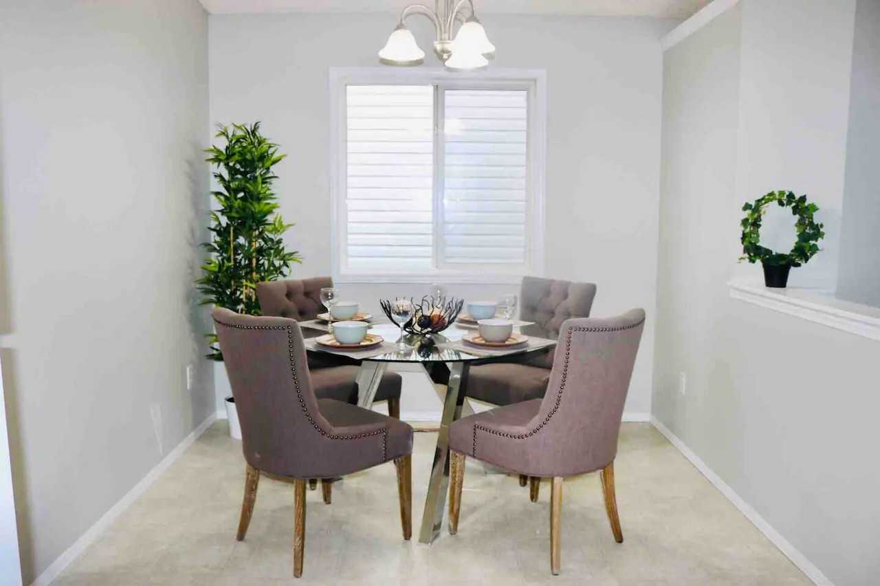 150 Avenue Northwest - Photo 2 of 15