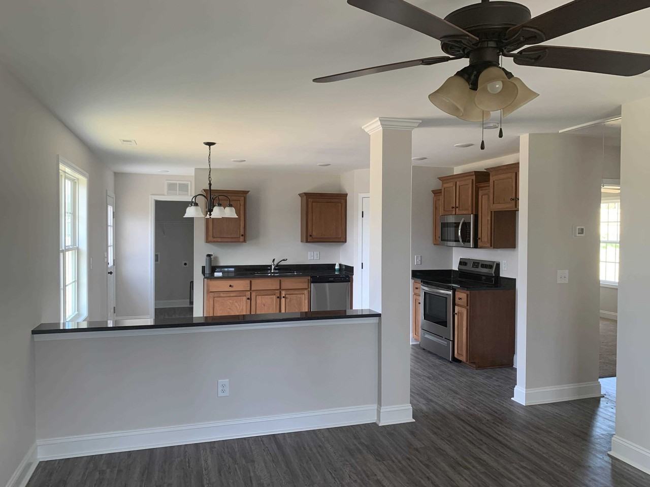 232 Young Avenue Sw - Photo 3 of 9