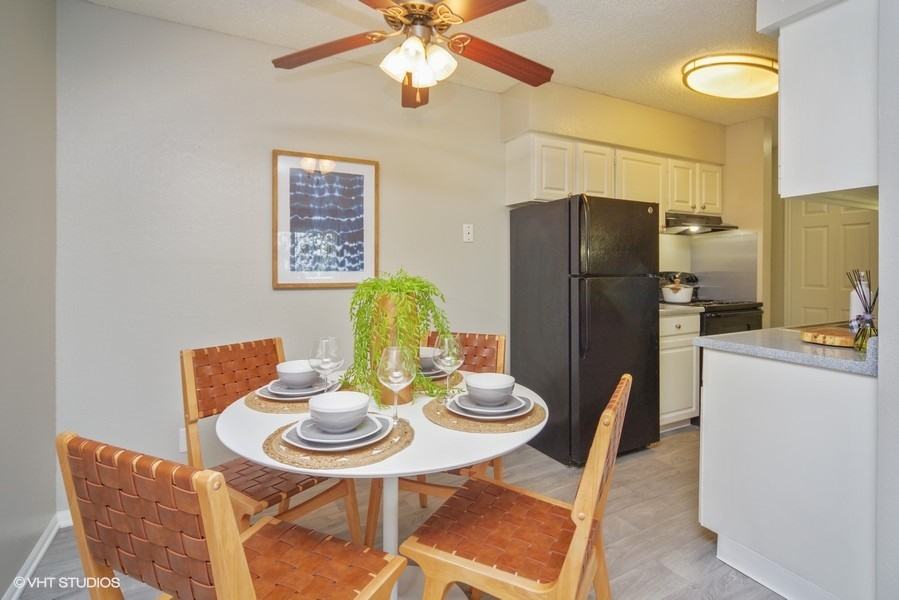 Boulder Crossroads Apartments - Photo 3 of 22