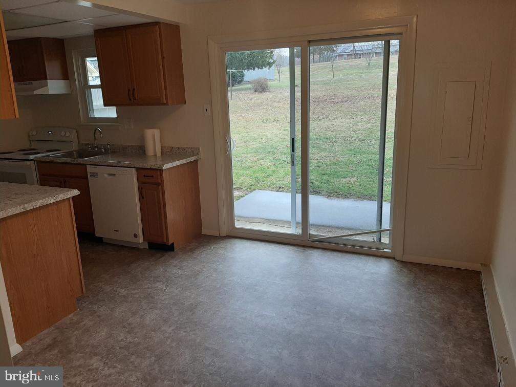 418 A W Main Street - Photo 3 of 13