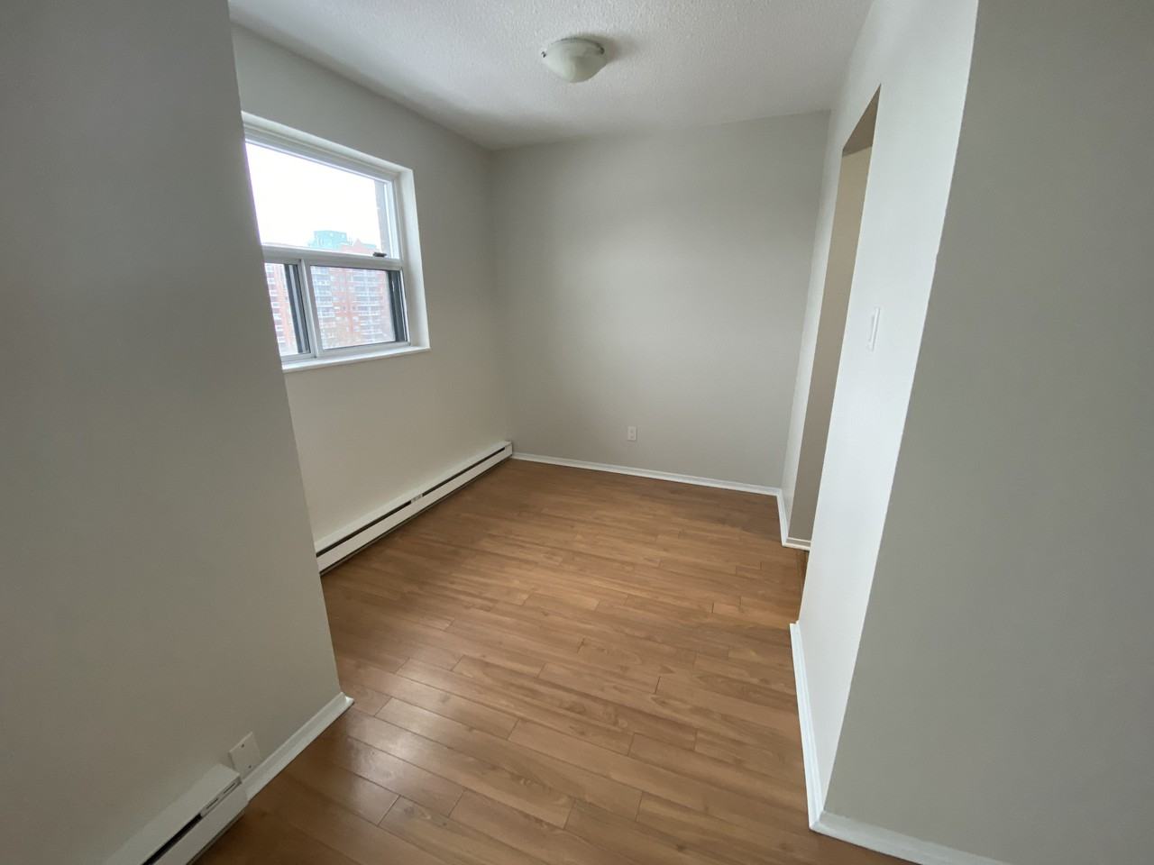 860 Blackthorne Avenue - Photo 2 of 9