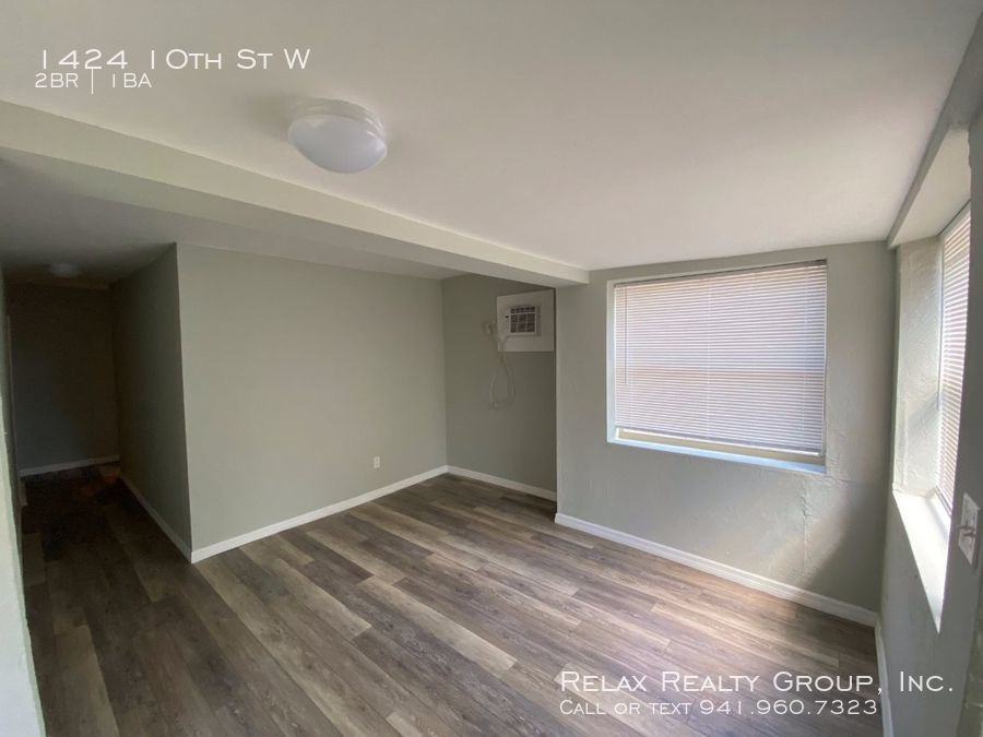 1424 10th St W - Photo 2 of 8