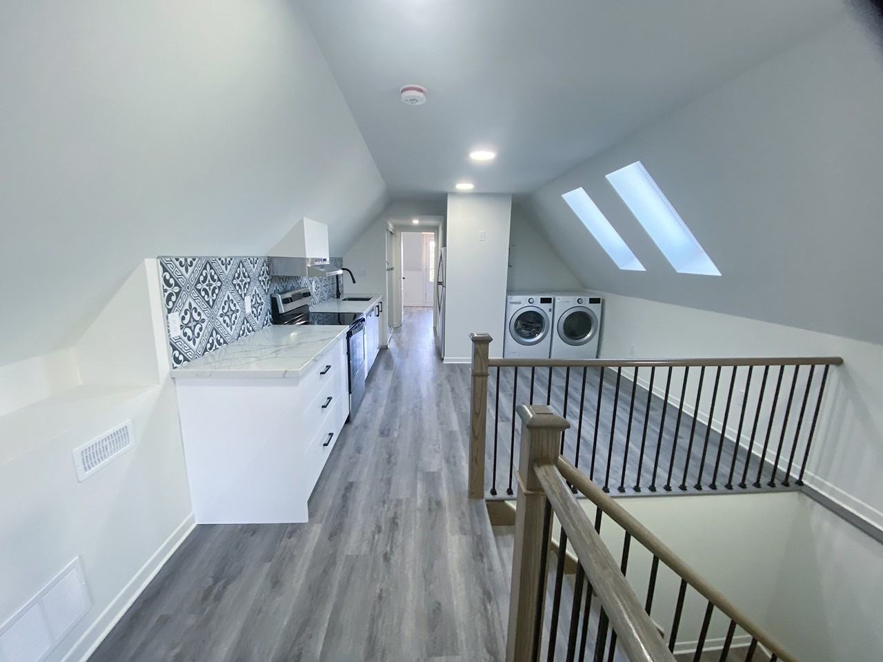 1258 Broadview Ave #4 - Photo 3 of 11