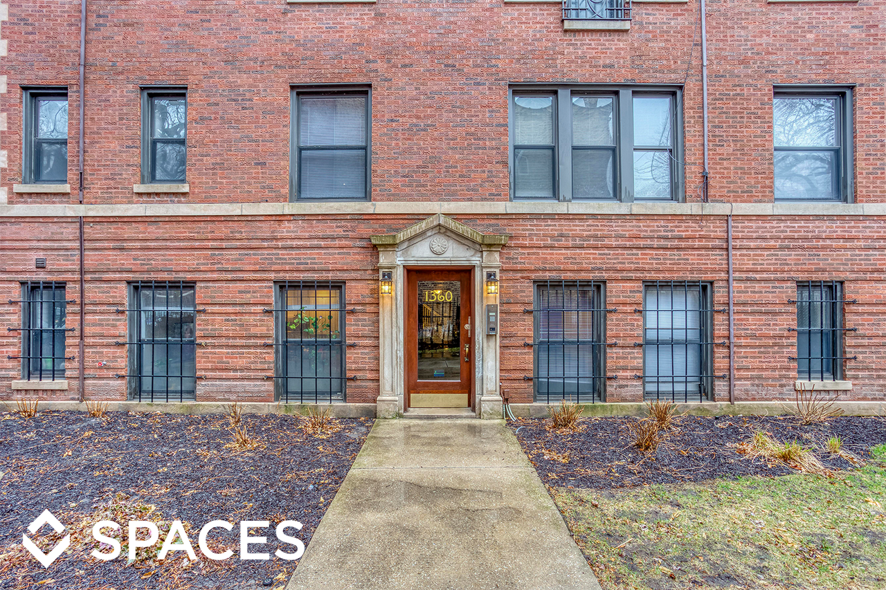 1360 E 52nd St - Photo 2 of 3