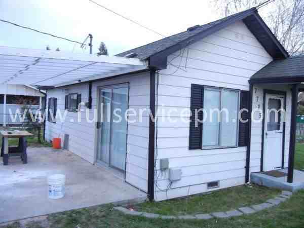 7725 51st Ave NE - Photo 3 of 19