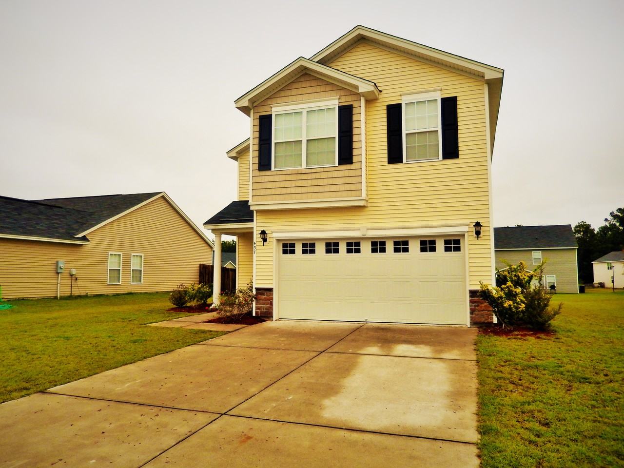 437 Watershed Dr - Photo 2 of 11