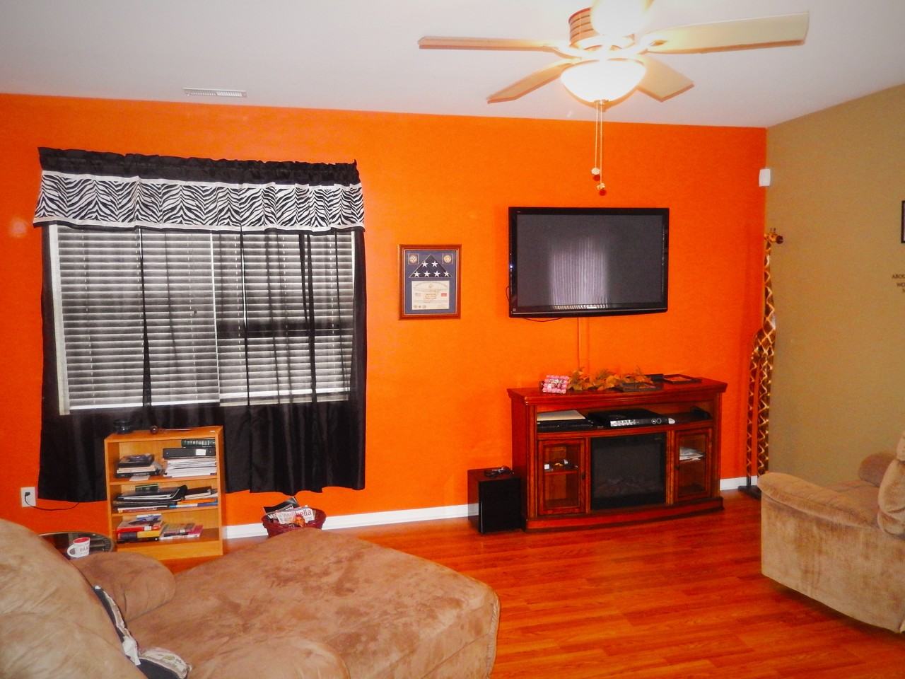 437 Watershed Dr - Photo 3 of 11