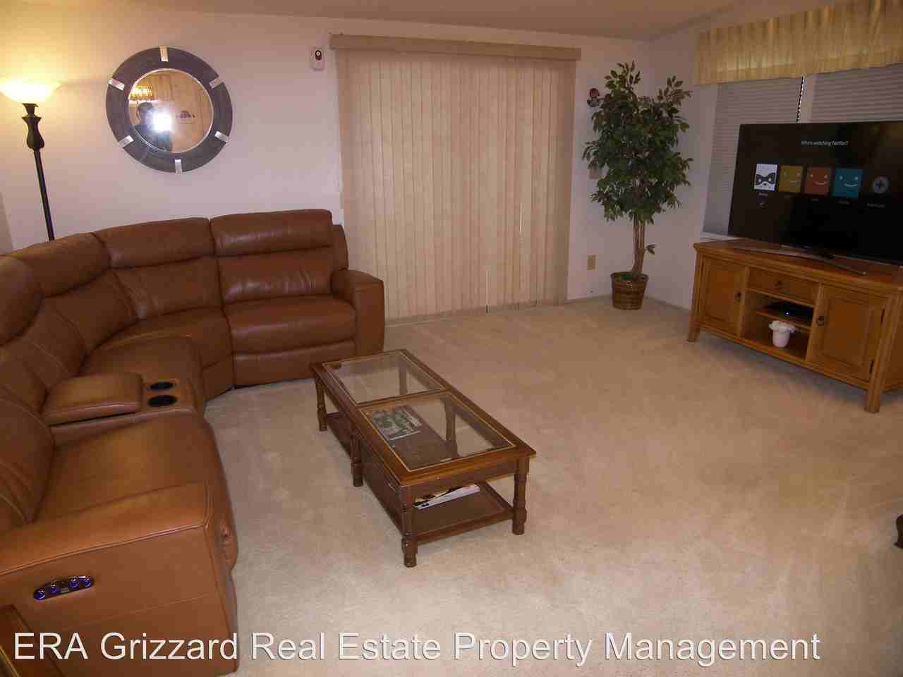 Village of Silver Lake 616 Tracy Drive - Photo 2 of 22