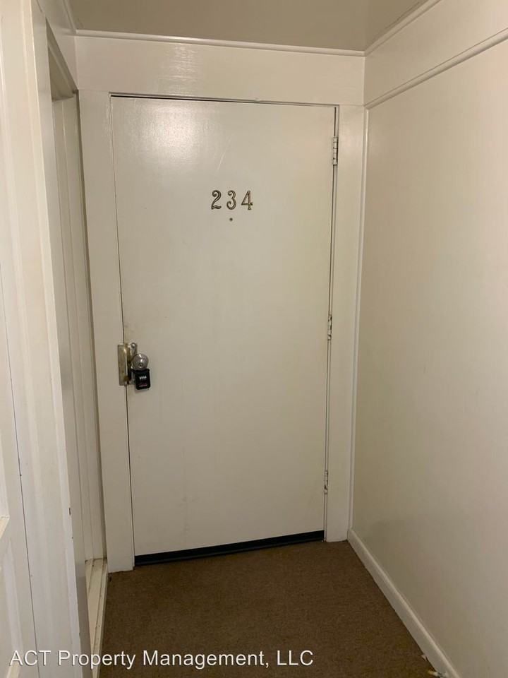 130 Fairway Ave - Photo 2 of 10