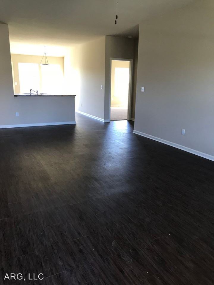31895 W 171st Street - Photo 2 of 14
