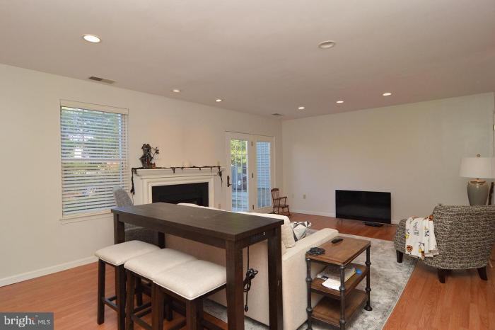 105 Colleen Court - Photo 3 of 6