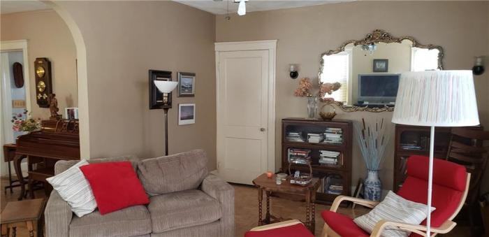 220 Sixth Street - Photo 3 of 10