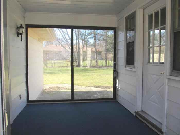 1121 Jenks Boulevard - Photo 2 of 19