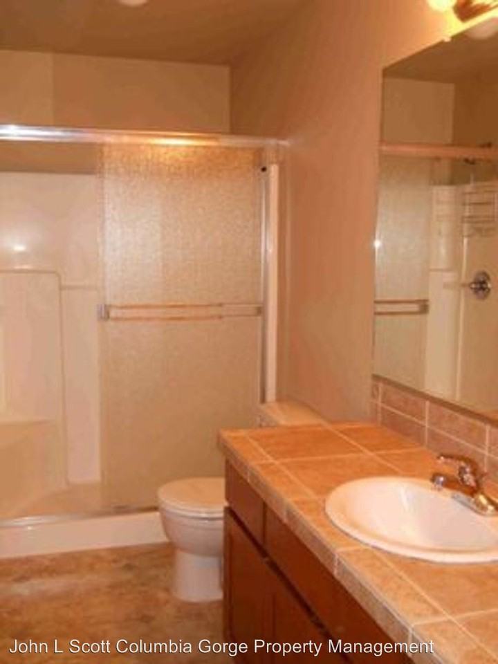 945 NE Forest Lane - Photo 3 of 6