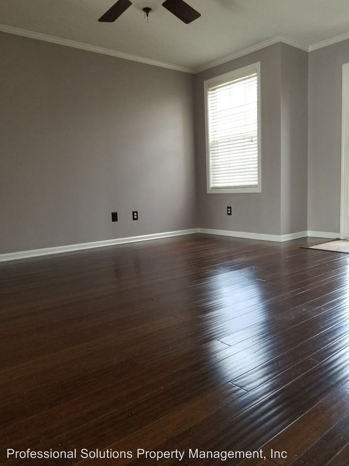 332 Newcastle - Photo 2 of 14