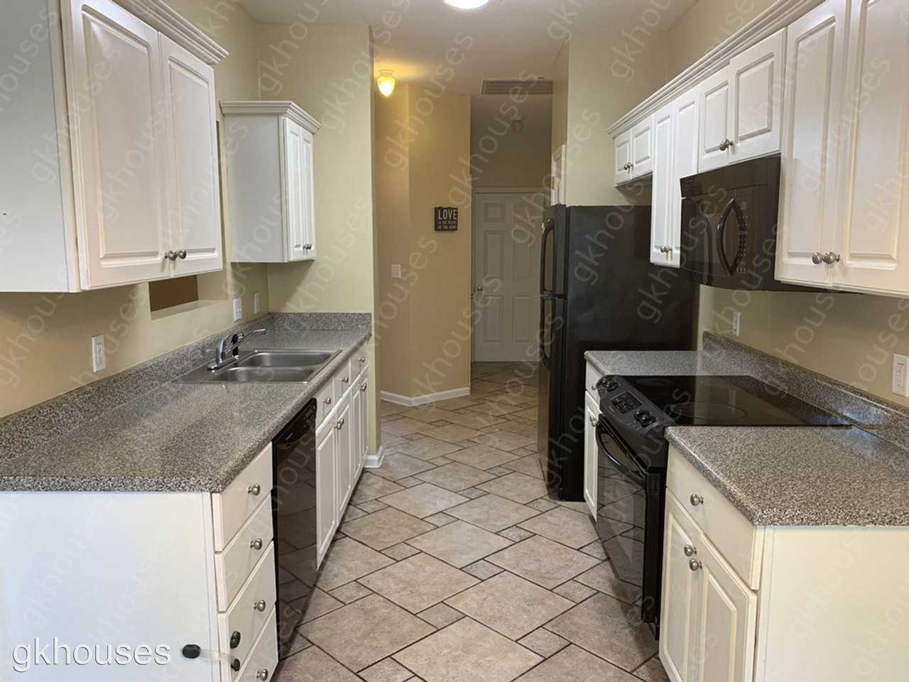 108 Spring Pl - Photo 2 of 21