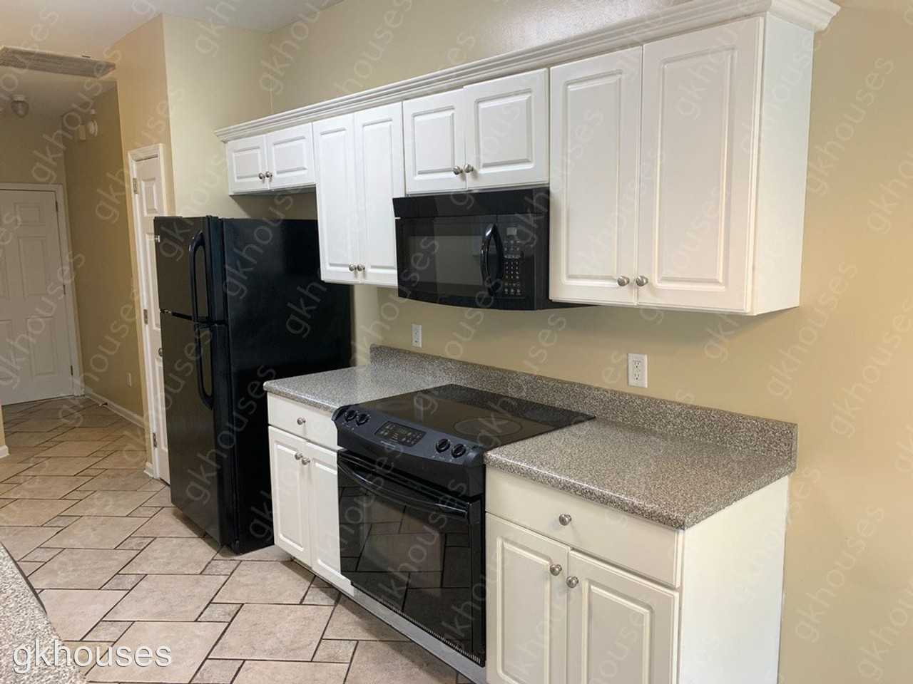 108 Spring Pl - Photo 3 of 21