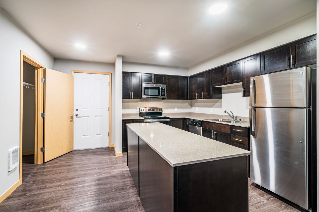 Rivers Edge - Photo 6 of 48