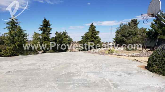 10227 Jenny Street - Photo 3 of 40